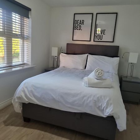 Bromley Common- Double Bedroom With En-Suite With Private Lounge In Shared Town House エクステリア 写真
