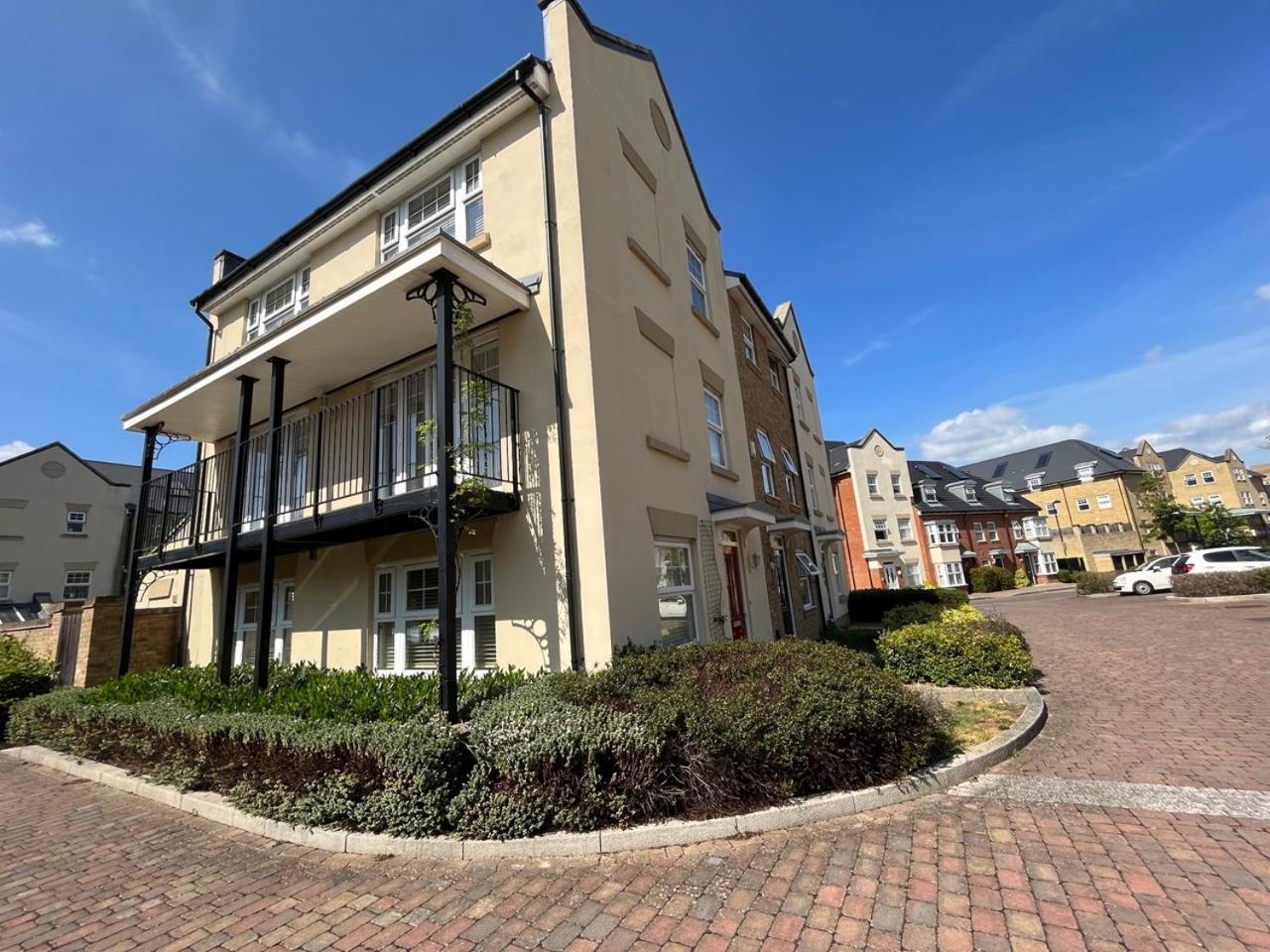 Bromley Common- Double Bedroom With En-Suite With Private Lounge In Shared Town House エクステリア 写真