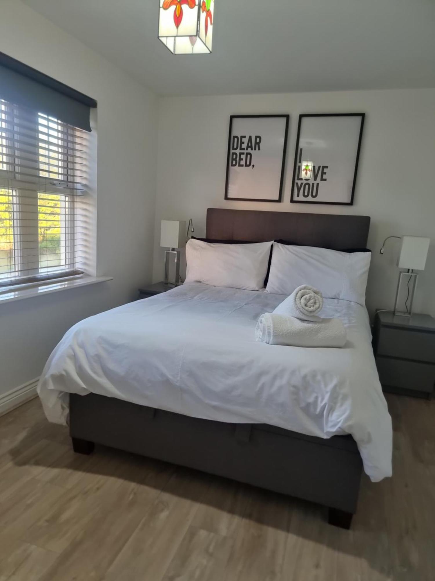 Bromley Common- Double Bedroom With En-Suite With Private Lounge In Shared Town House エクステリア 写真