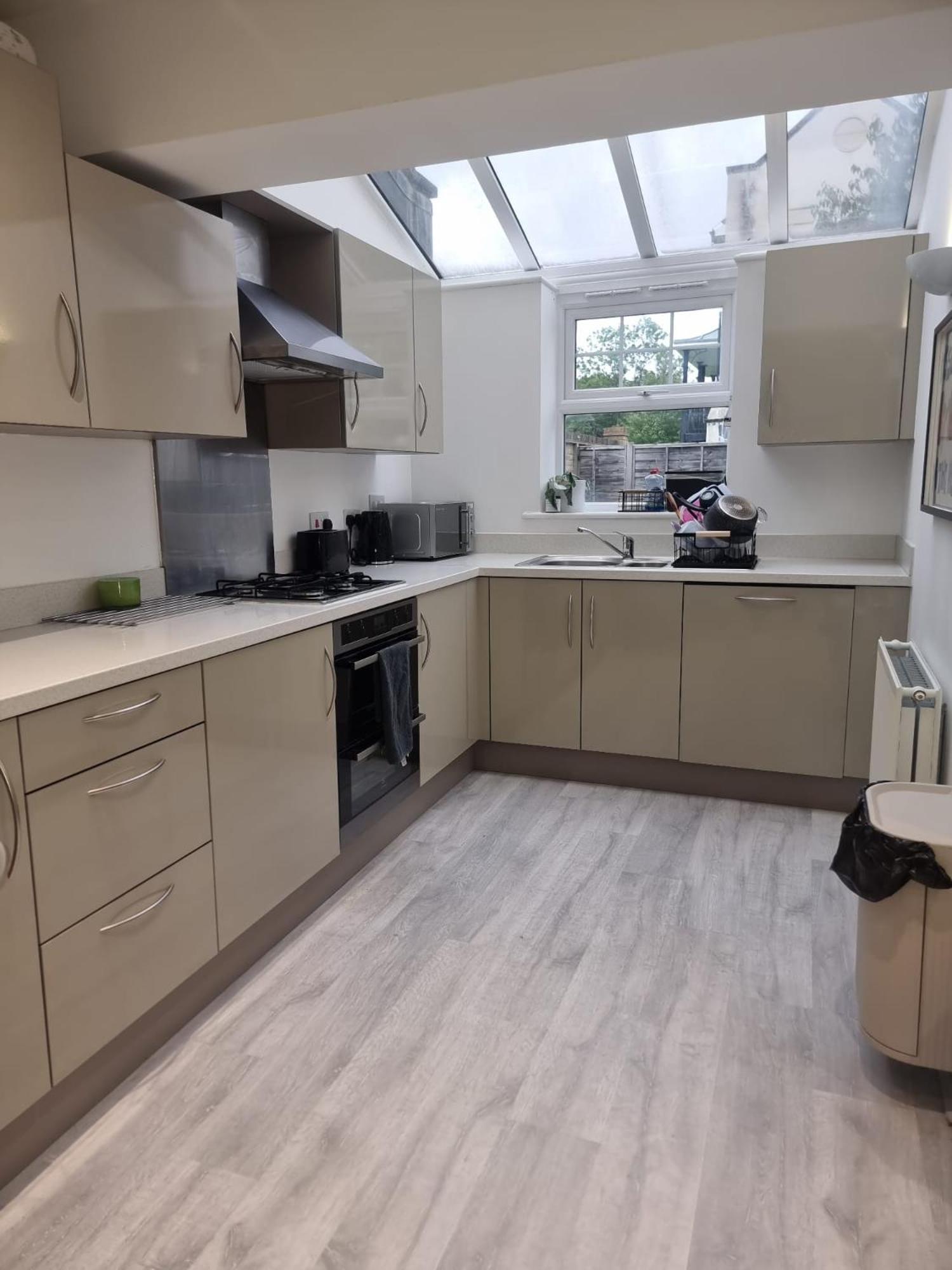 Bromley Common- Double Bedroom With En-Suite With Private Lounge In Shared Town House エクステリア 写真
