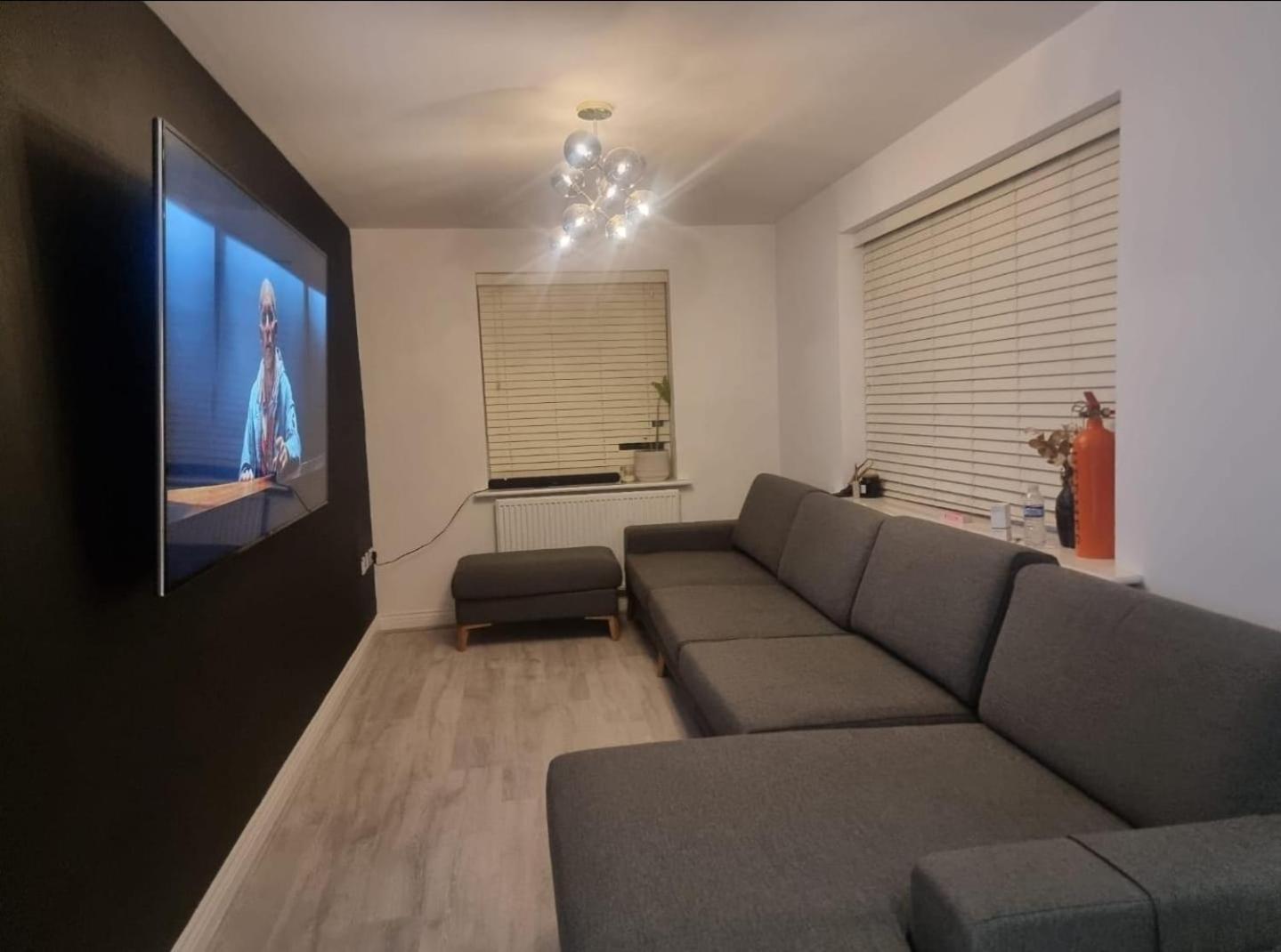 Bromley Common- Double Bedroom With En-Suite With Private Lounge In Shared Town House エクステリア 写真
